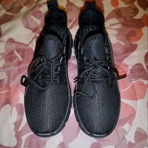 All black women sneakers
